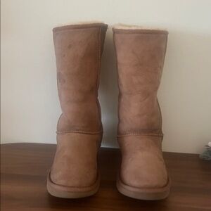 👢 UGG Classic Tall Boots - Chestnut Suede Size 8